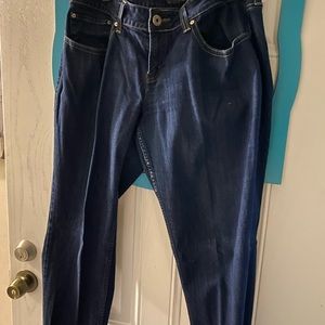 Women Levis 542 pencil jeans​